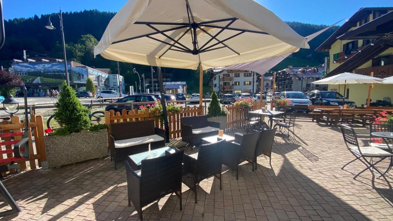 Casteluce Hotel Funivie Pinzolo Esterno foto