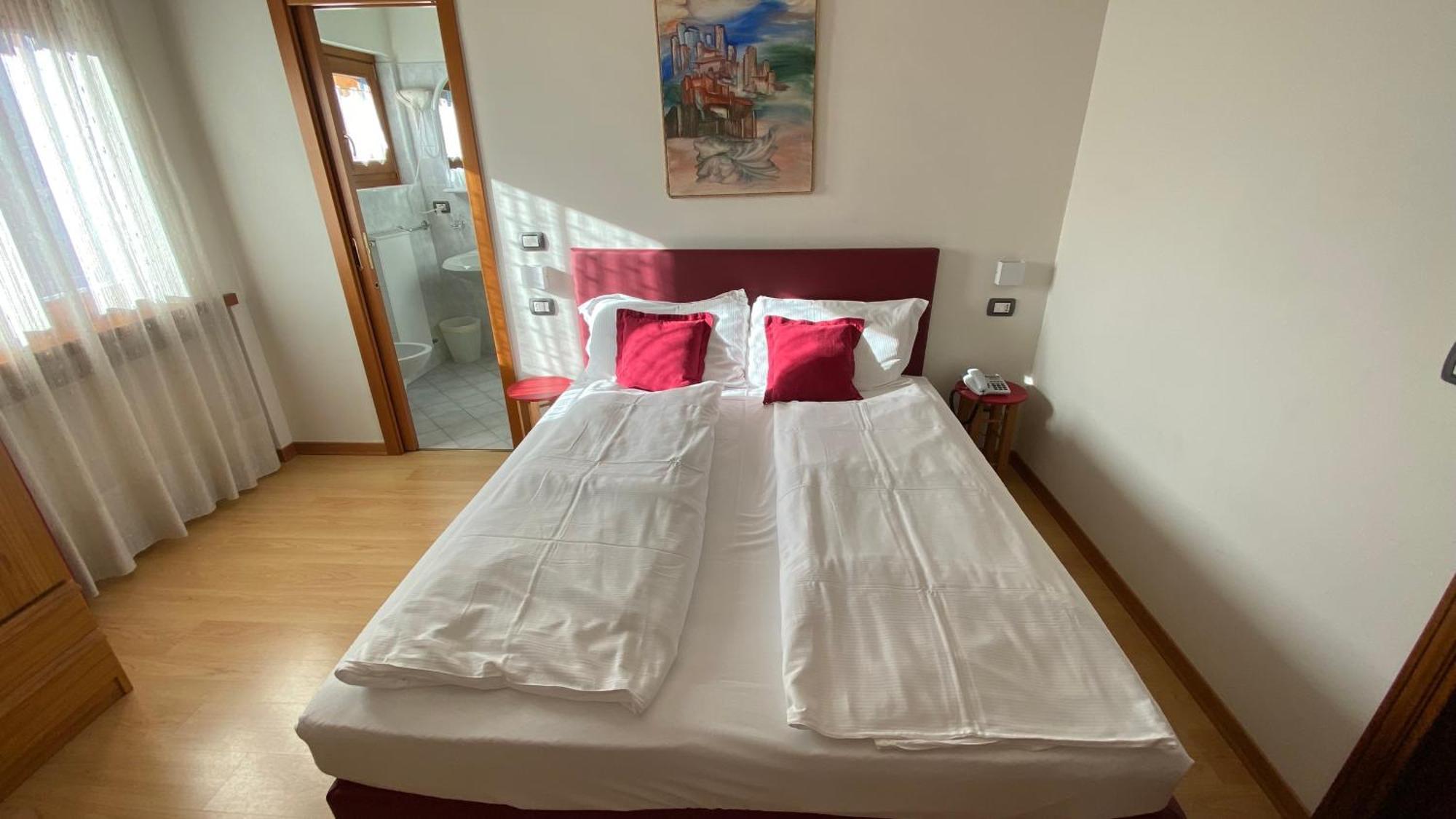 Casteluce Hotel Funivie Pinzolo Esterno foto