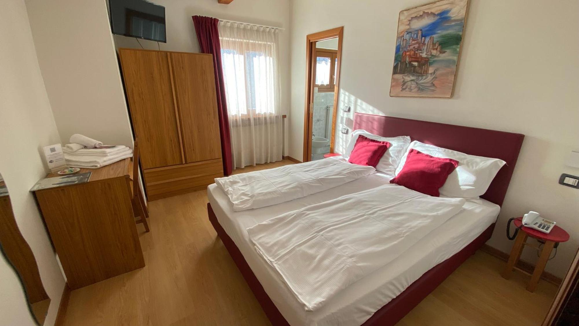 Casteluce Hotel Funivie Pinzolo Esterno foto