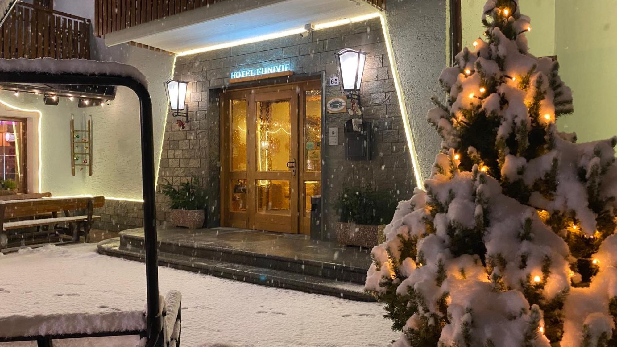 Casteluce Hotel Funivie Pinzolo Esterno foto