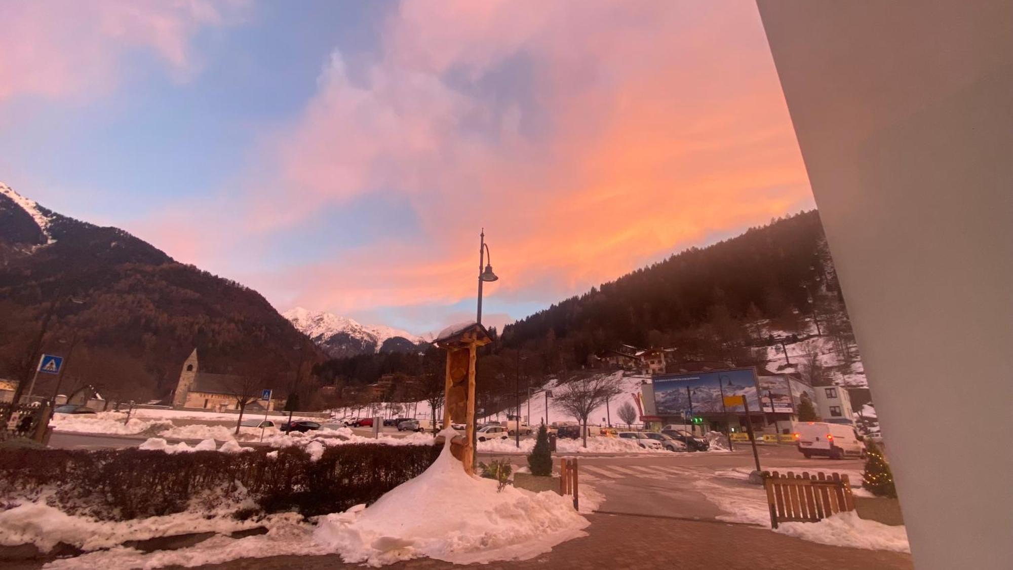 Casteluce Hotel Funivie Pinzolo Esterno foto