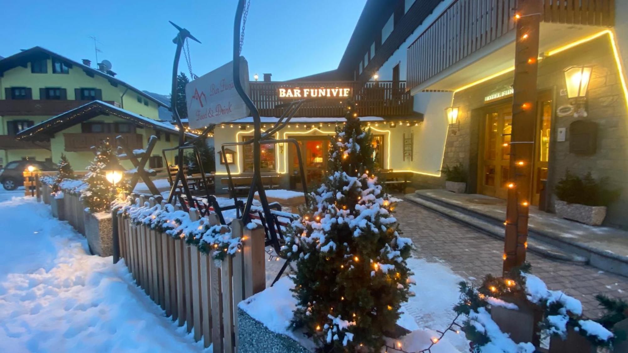 Casteluce Hotel Funivie Pinzolo Esterno foto