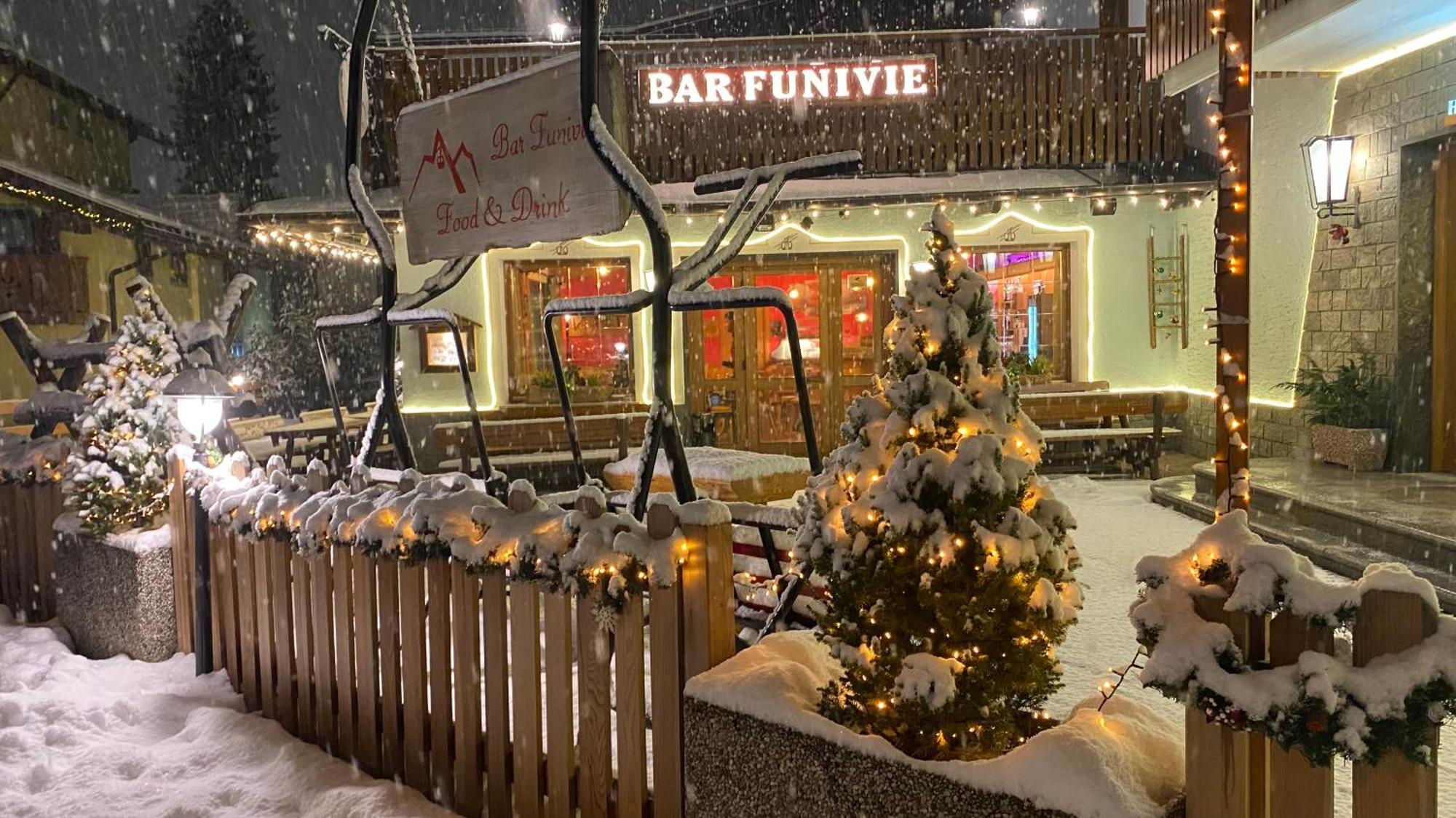 Casteluce Hotel Funivie Pinzolo Esterno foto