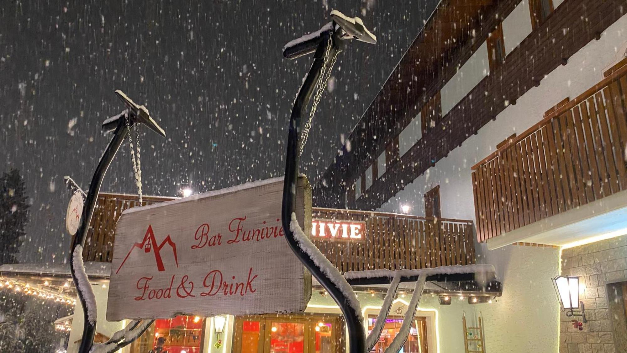 Casteluce Hotel Funivie Pinzolo Esterno foto