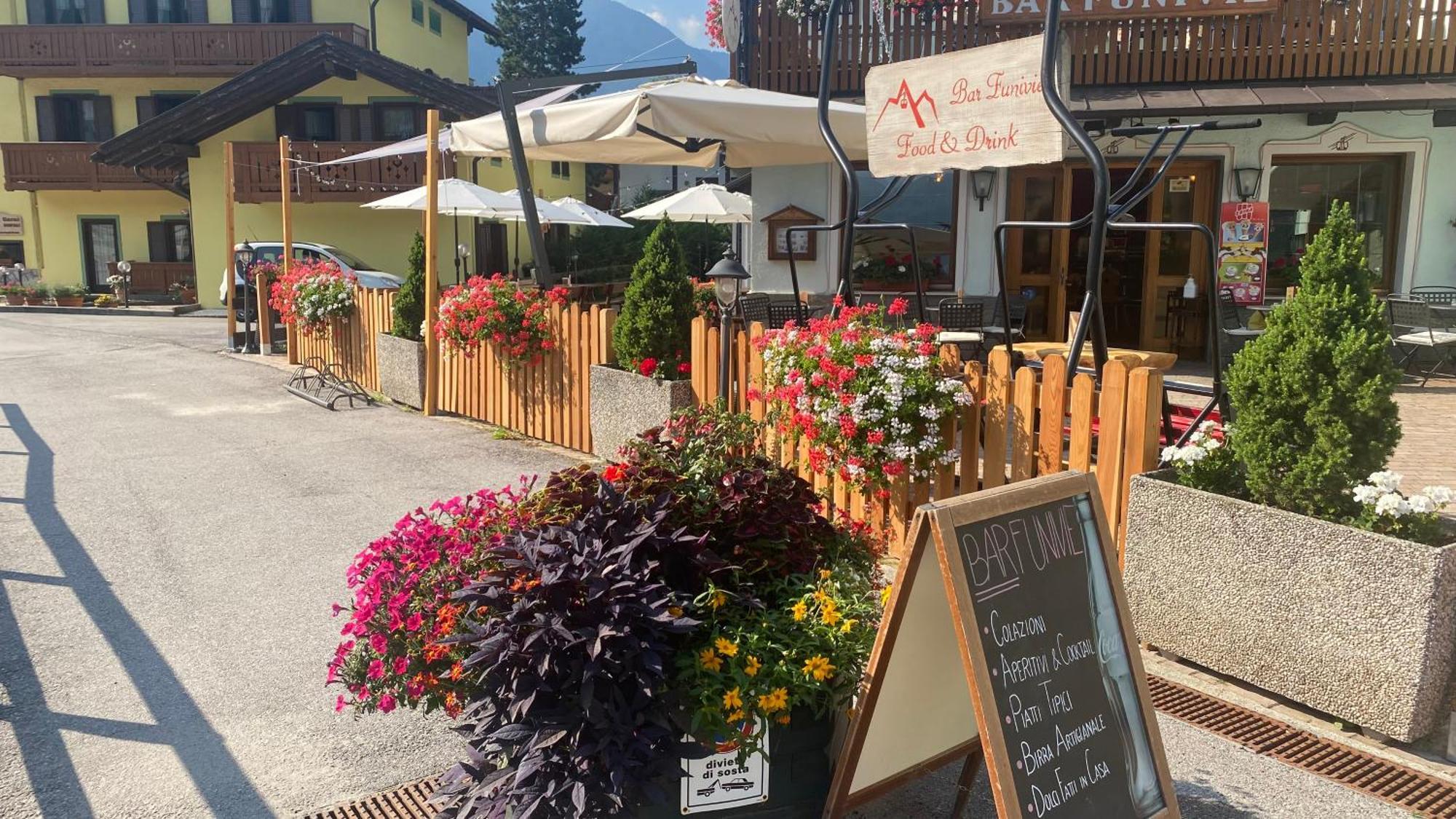 Casteluce Hotel Funivie Pinzolo Esterno foto