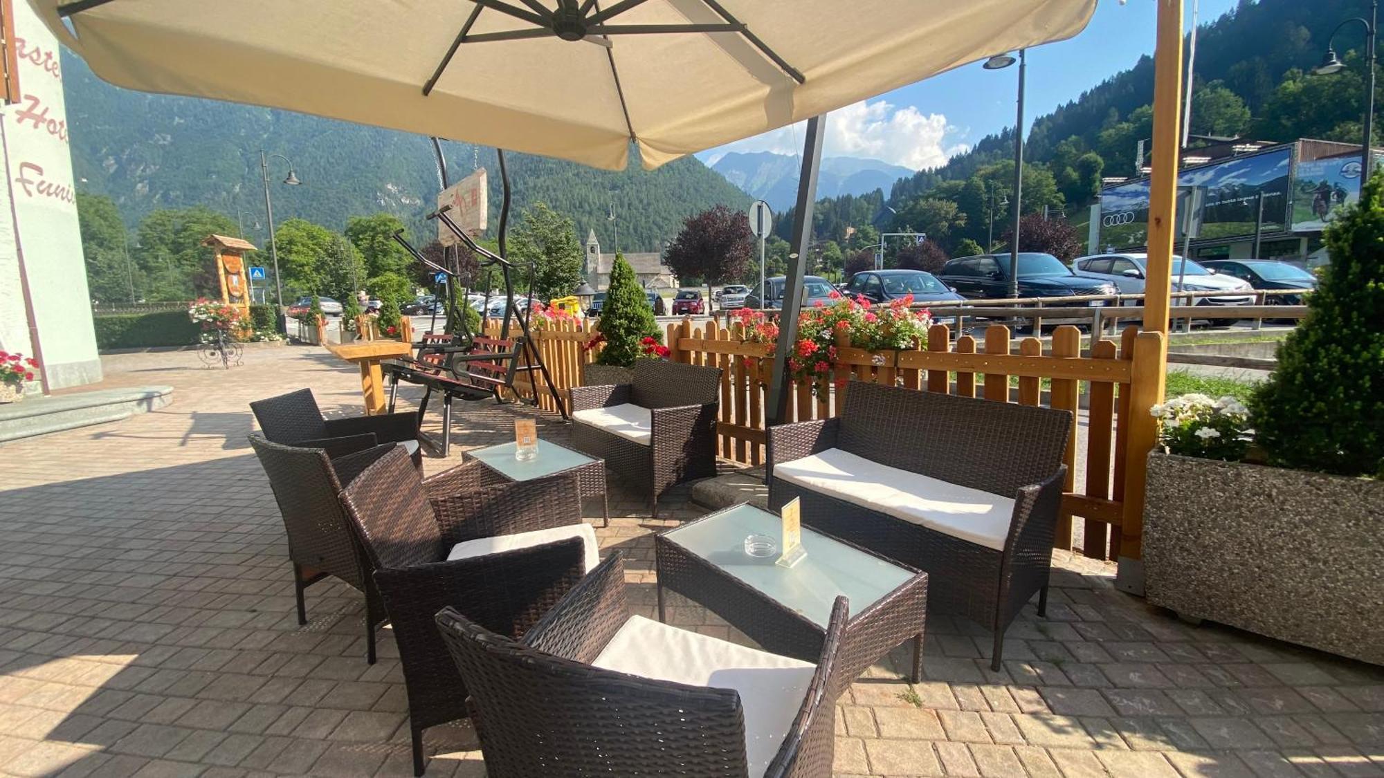 Casteluce Hotel Funivie Pinzolo Esterno foto