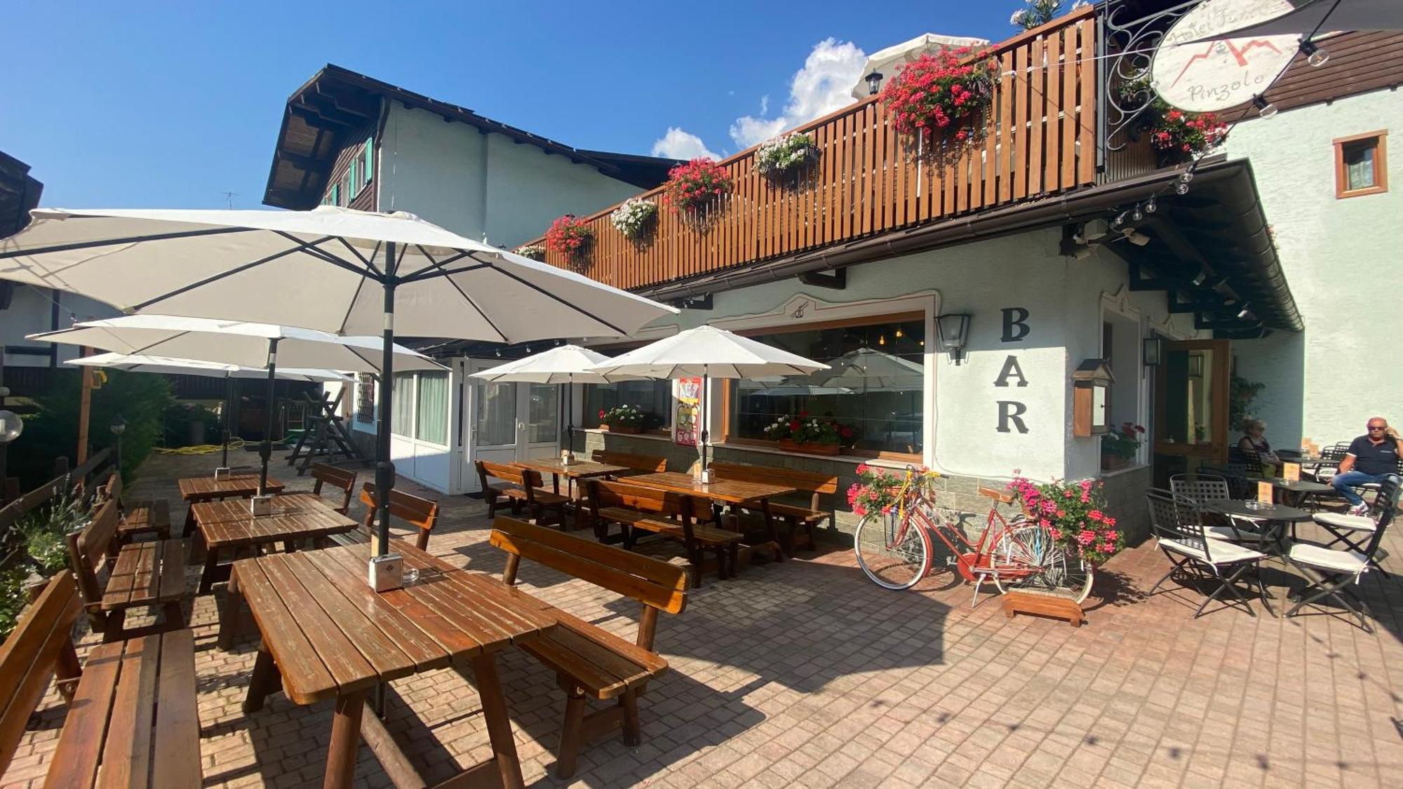 Casteluce Hotel Funivie Pinzolo Esterno foto