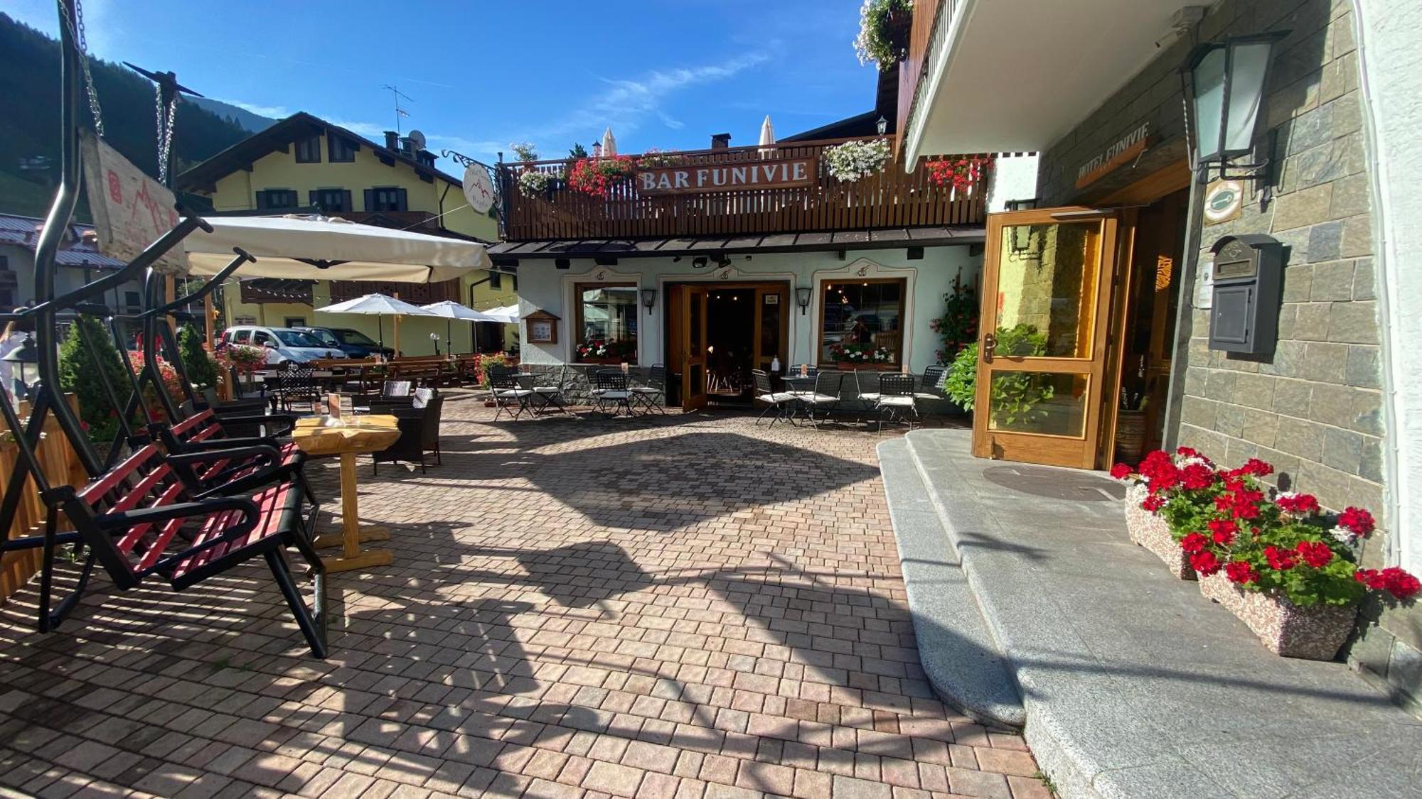 Casteluce Hotel Funivie Pinzolo Esterno foto