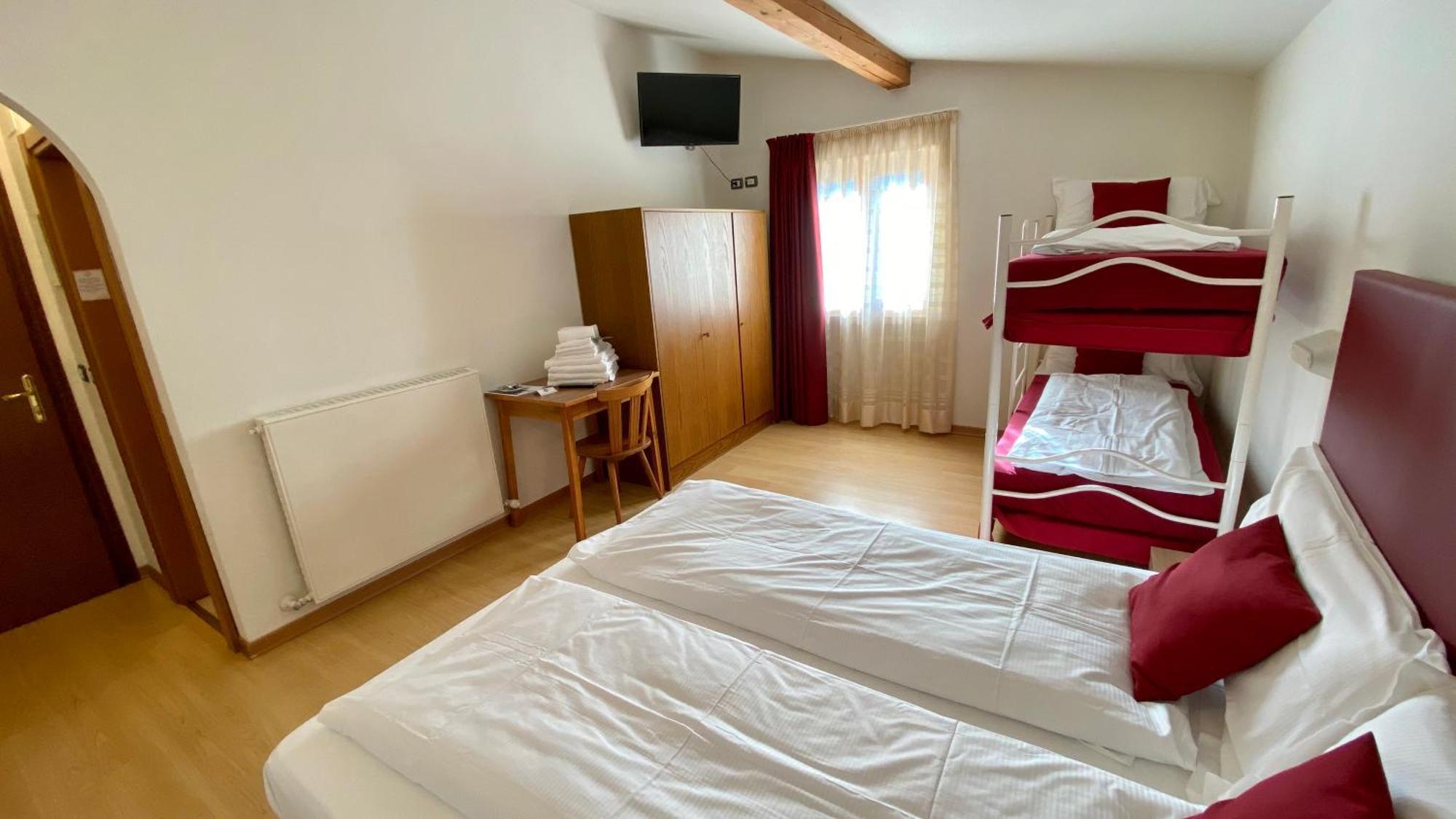 Casteluce Hotel Funivie Pinzolo Esterno foto