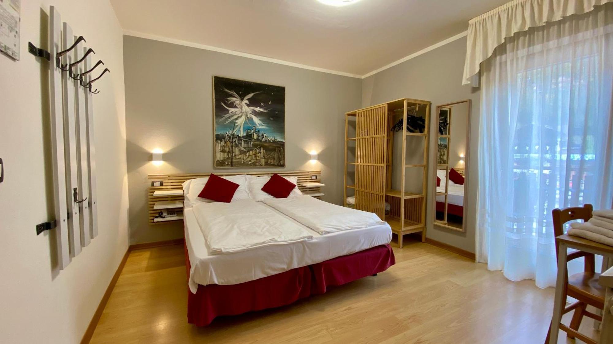 Casteluce Hotel Funivie Pinzolo Esterno foto