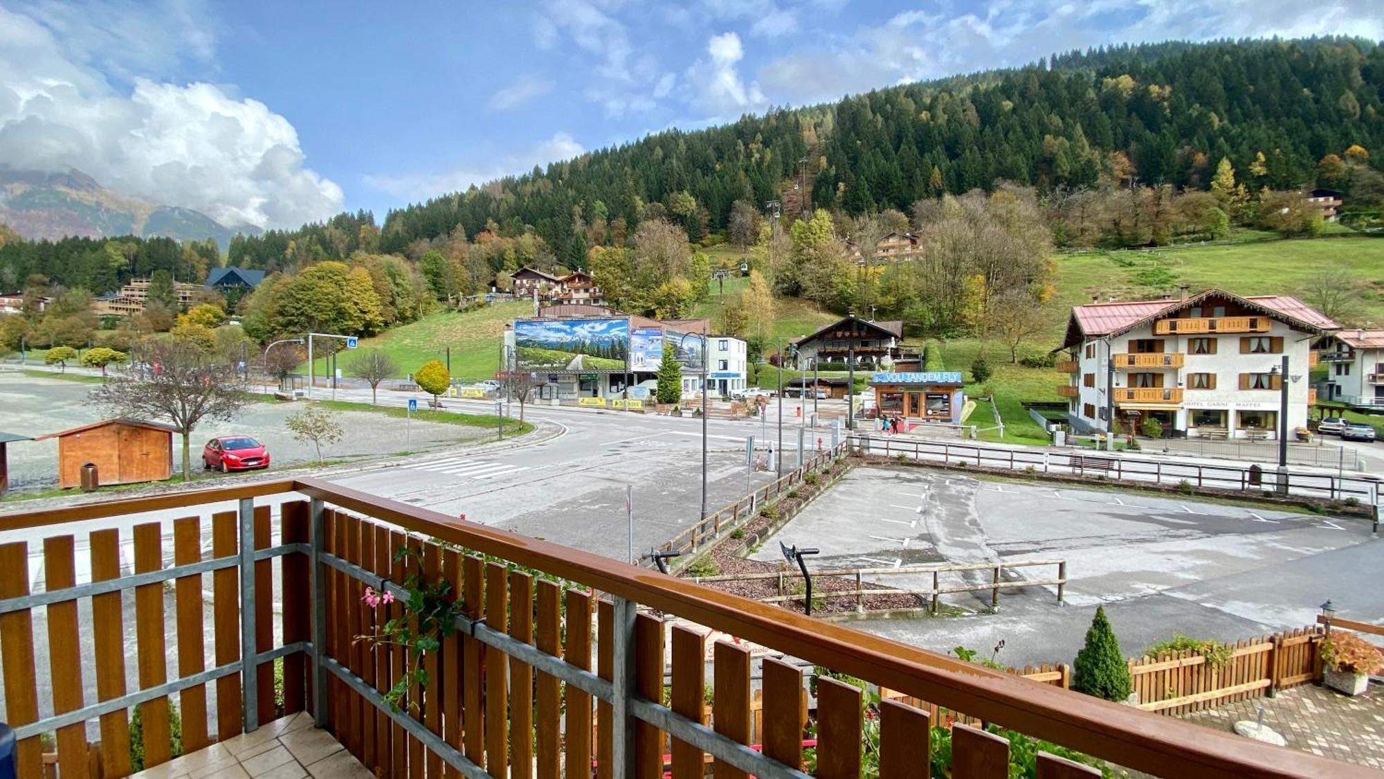 Casteluce Hotel Funivie Pinzolo Esterno foto