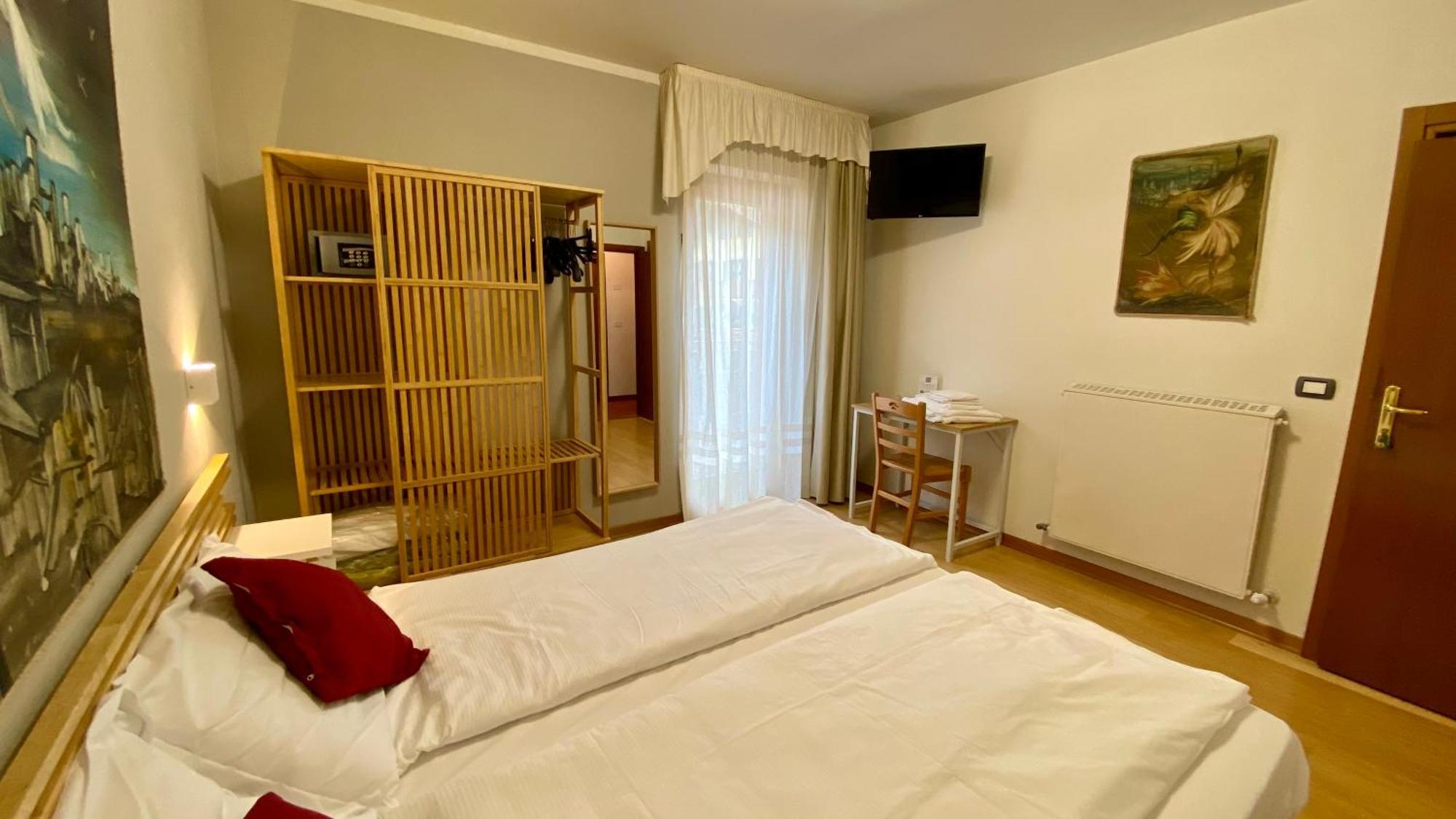 Casteluce Hotel Funivie Pinzolo Esterno foto